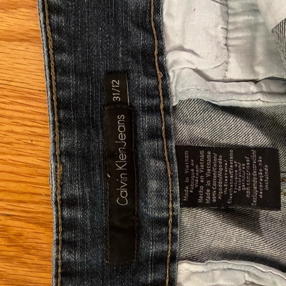 Calvin Klein denim shorts - Picture 2 of 3